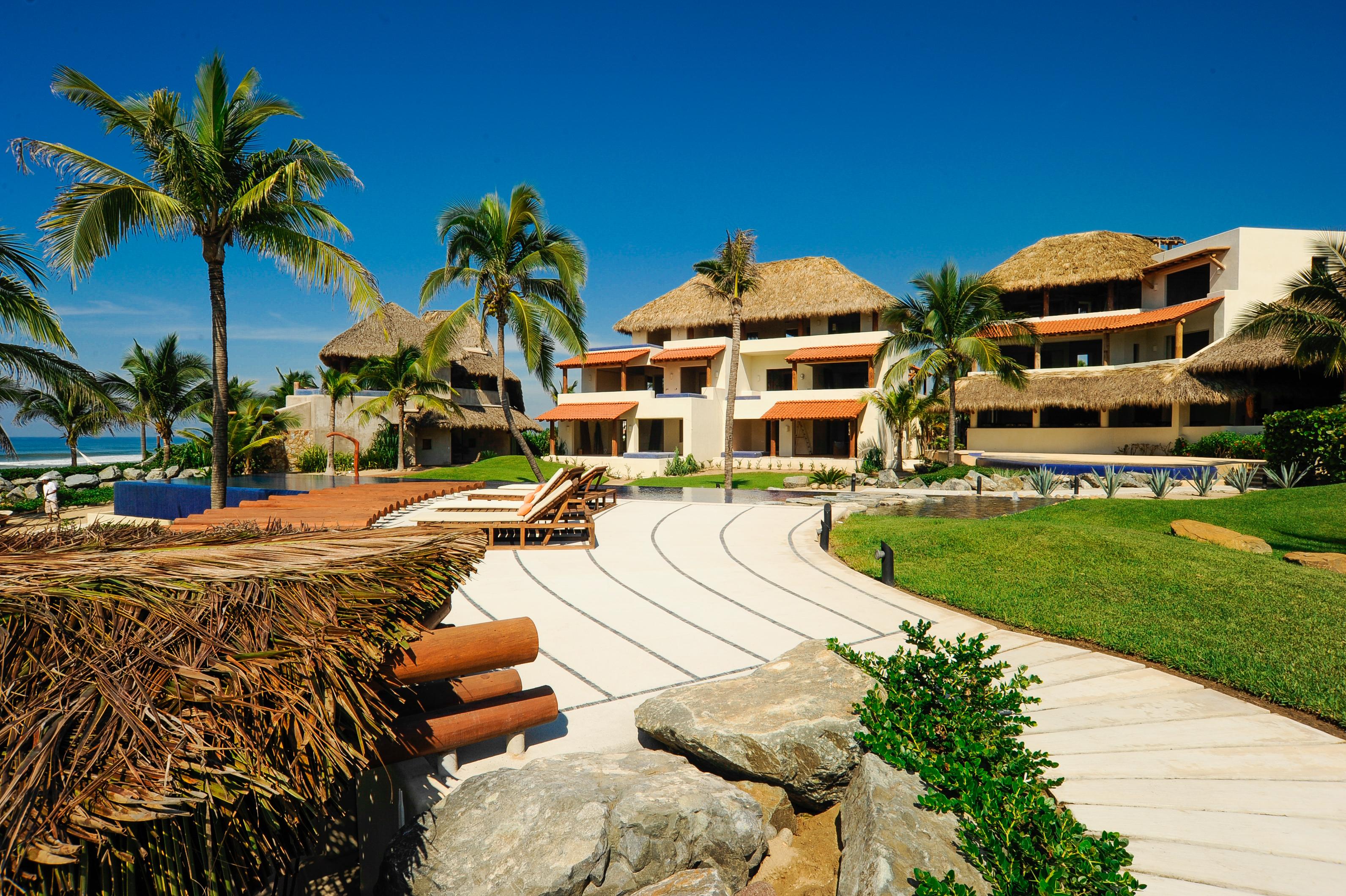 Las Palmas Luxury Villas Zihuatanejo Exterior photo
