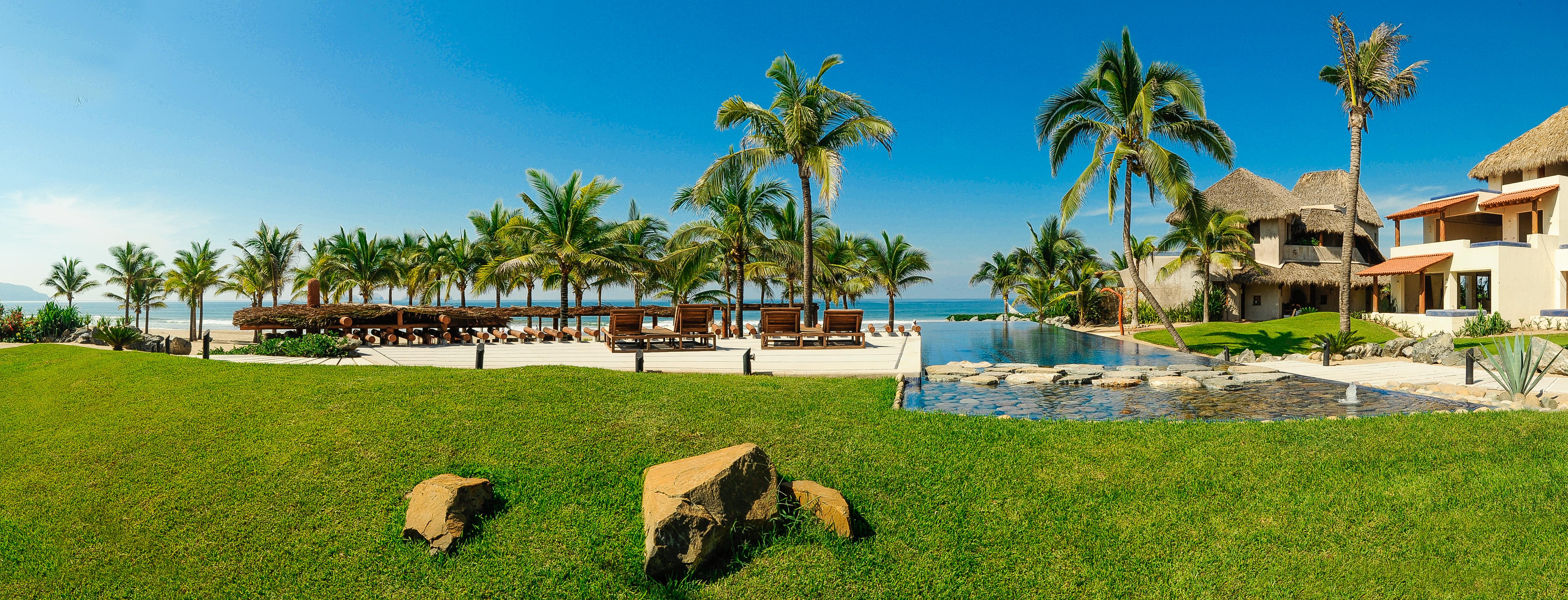 Las Palmas Luxury Villas Zihuatanejo Exterior photo