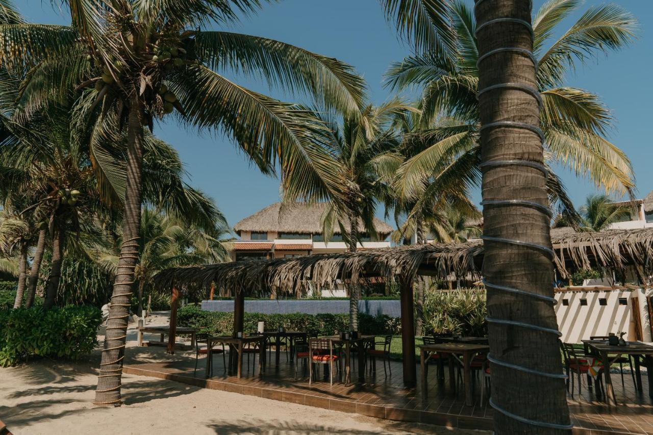 Las Palmas Luxury Villas Zihuatanejo Exterior photo
