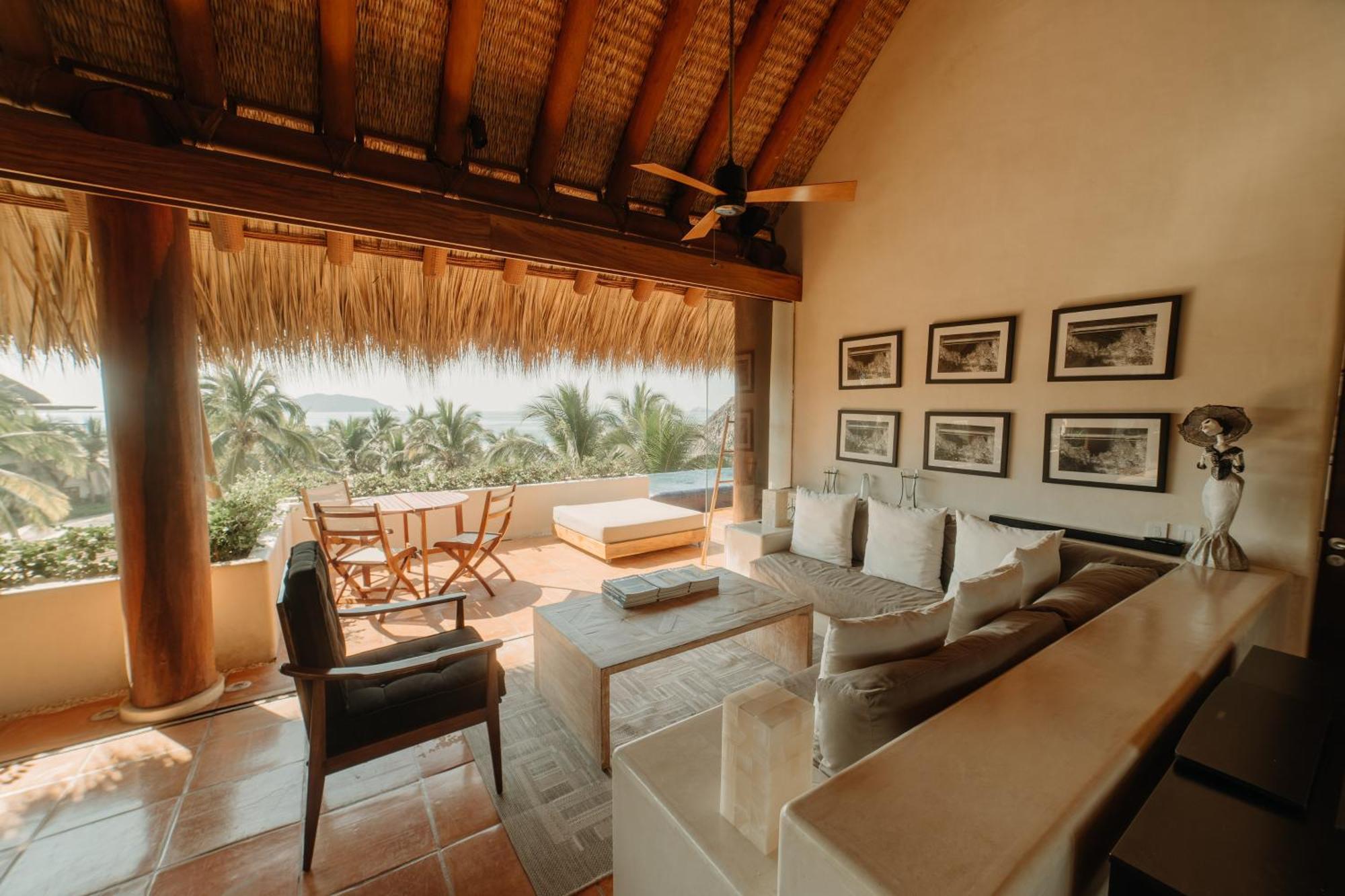 Las Palmas Luxury Villas Zihuatanejo Room photo