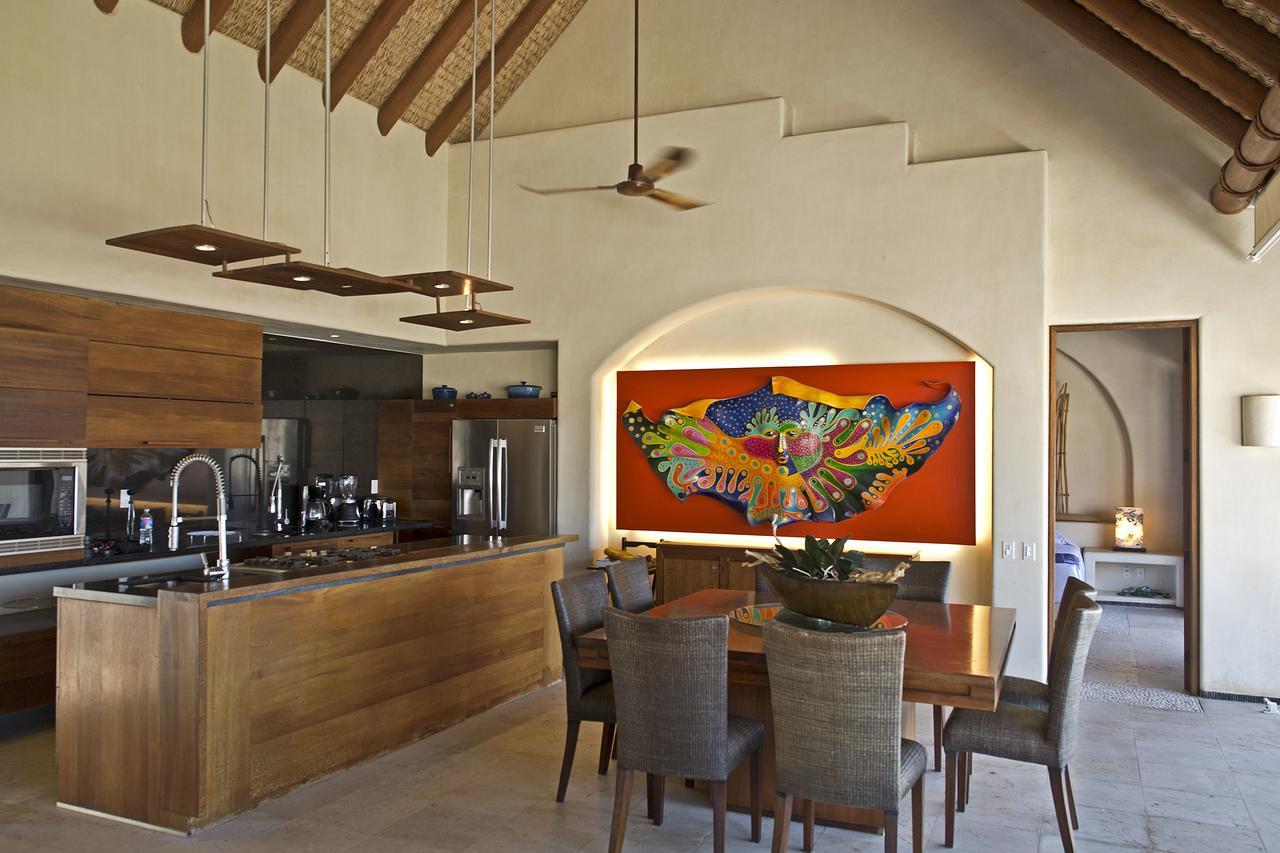 Las Palmas Luxury Villas Zihuatanejo Exterior photo