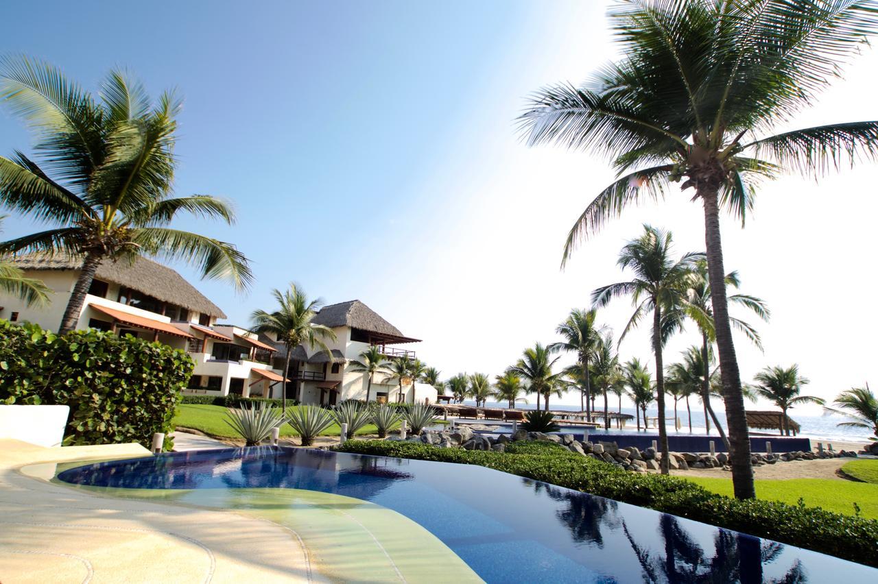 Las Palmas Luxury Villas Zihuatanejo Exterior photo