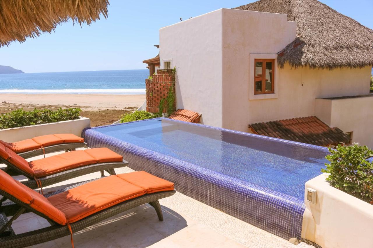 Las Palmas Luxury Villas Zihuatanejo Exterior photo